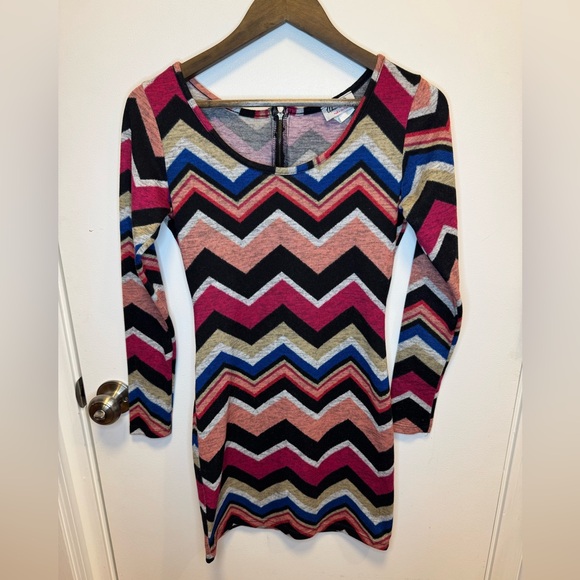 Urban Rose Dresses & Skirts - Urban Rose | Chevron Long Sleeve Dress - Multicolor | Size M | Made in USA